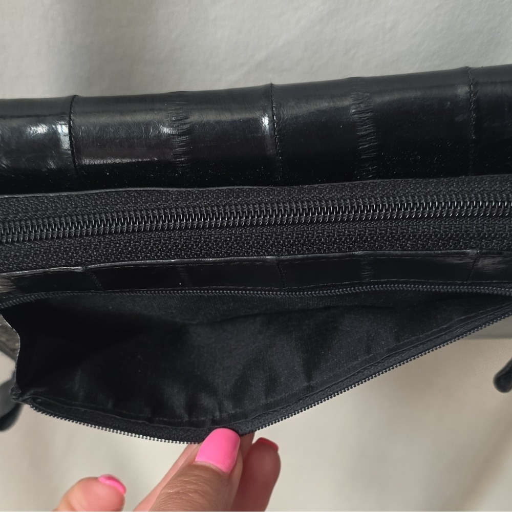 VINTAGE 1980's LeeSands Genuine EEL SKIN Black Crossbody, Adjustable Strap - Picture 10 of 16